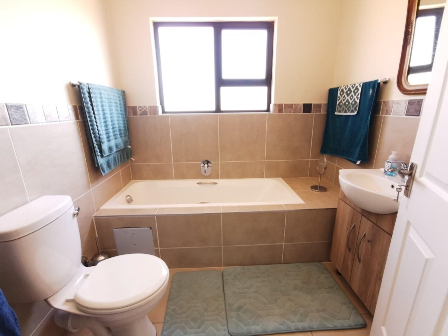 3 Bedroom Property for Sale in Van Der Hoff Park North West